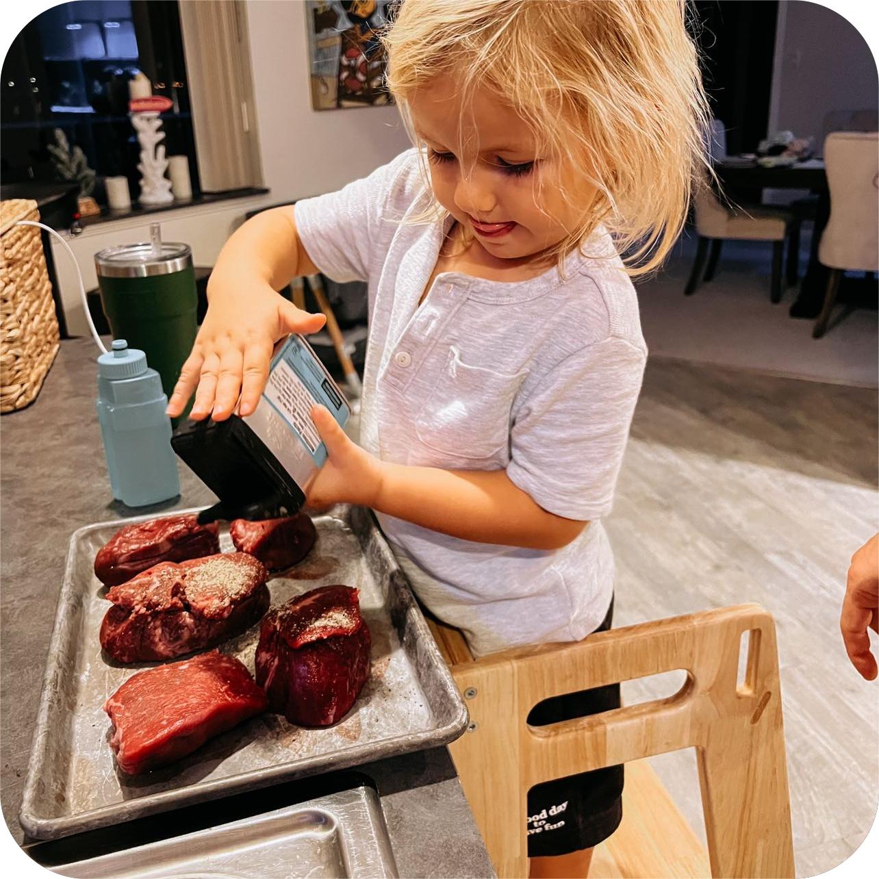 Kitchen Step Stool: A Secret Helper for Child Growth and Family Bonding