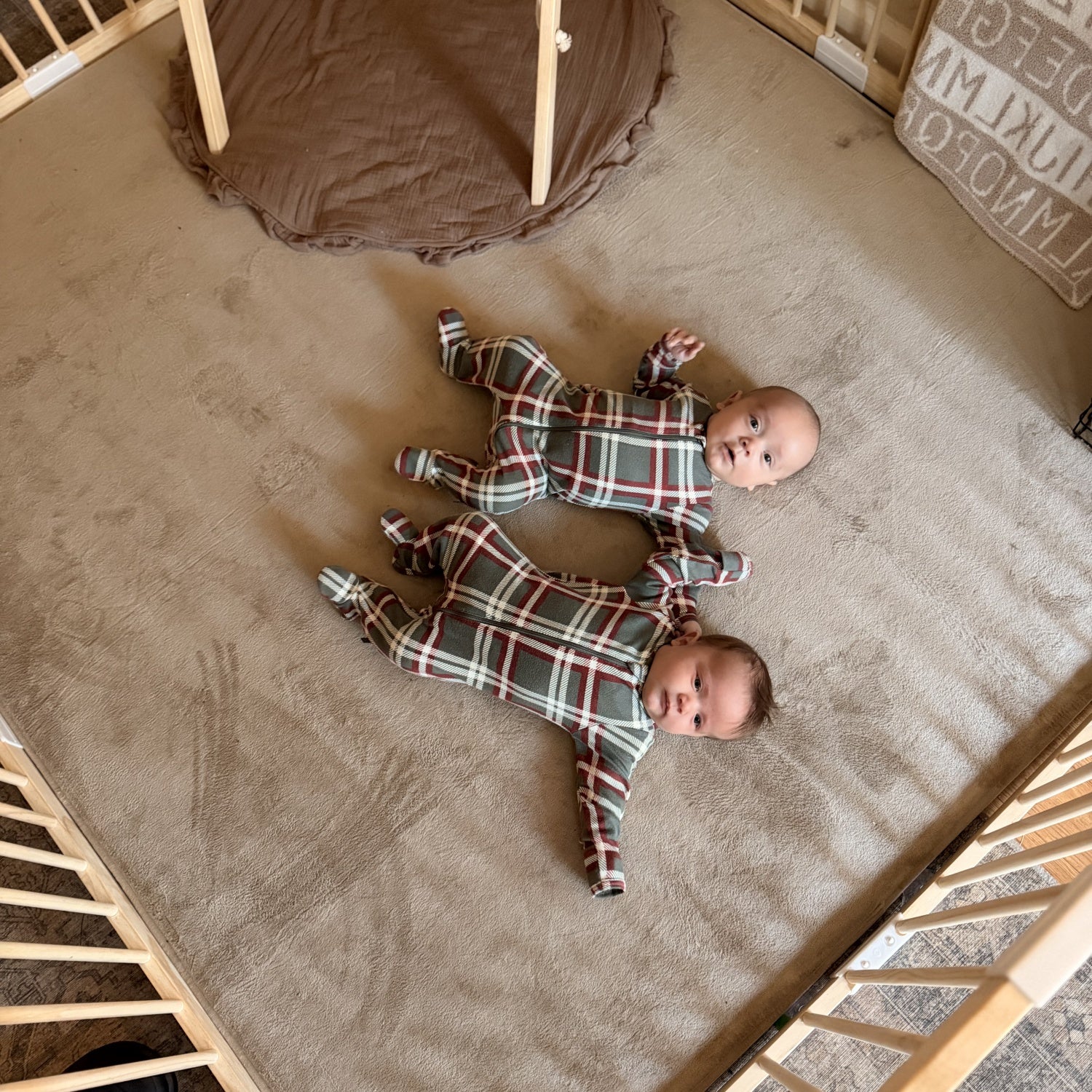 #size_43.3x43.3x24 Inch