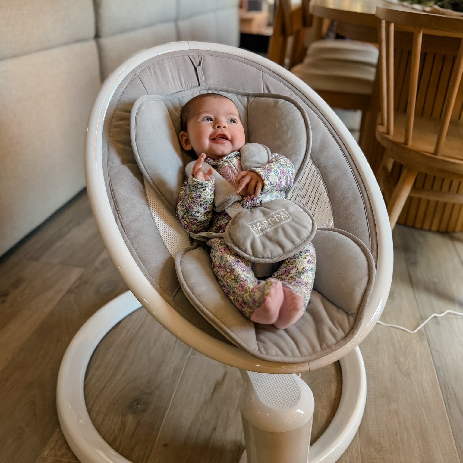 HARPPA Weddell Orbit | Electric Baby Swing for eye-level bonding