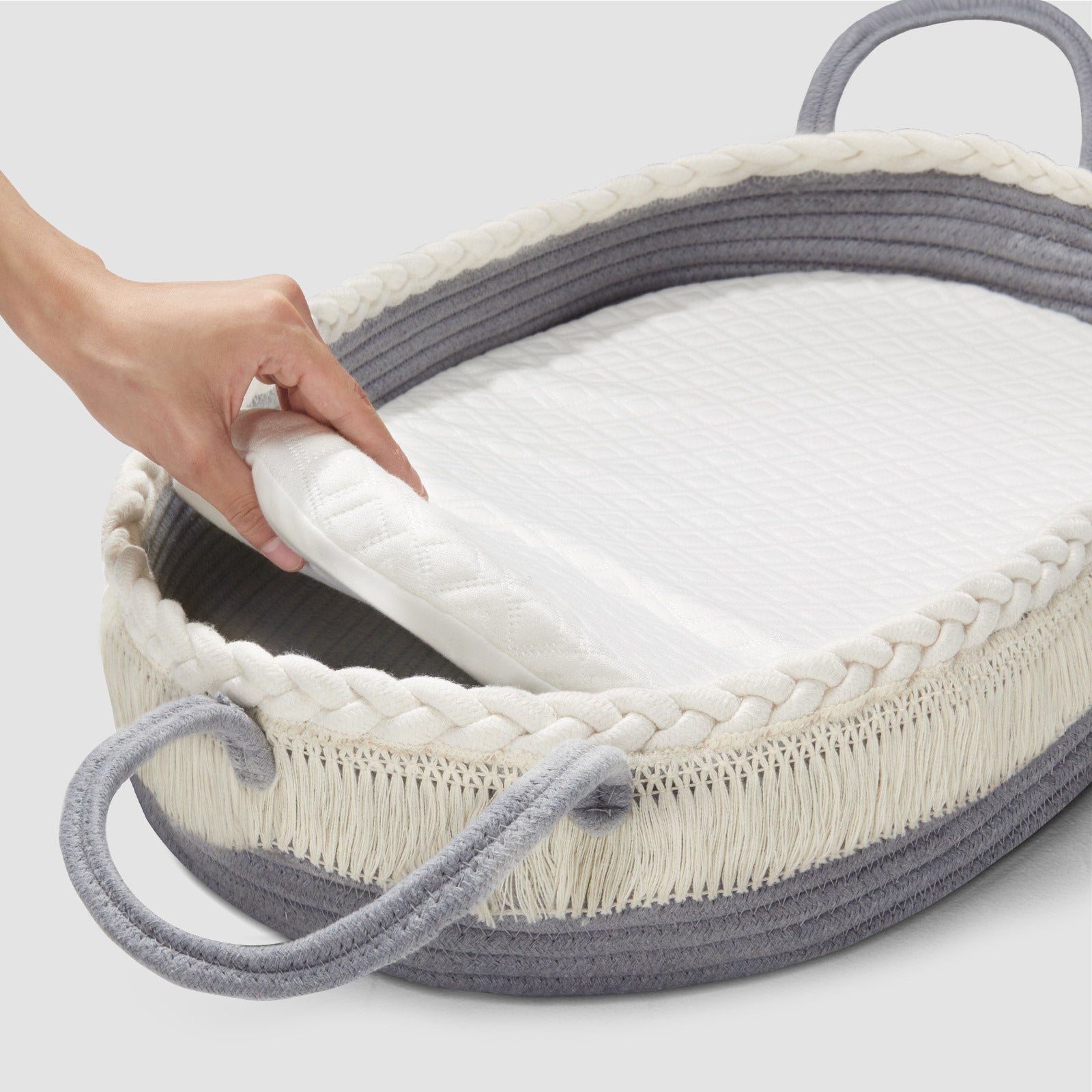  HARPPA Baby Changing Basket, Moses Basket with Waterproof Pad  and Blanket, Portable and Washable Woven Basket for Dresser and Diaper  Changing Baby Nursery(white) : Baby