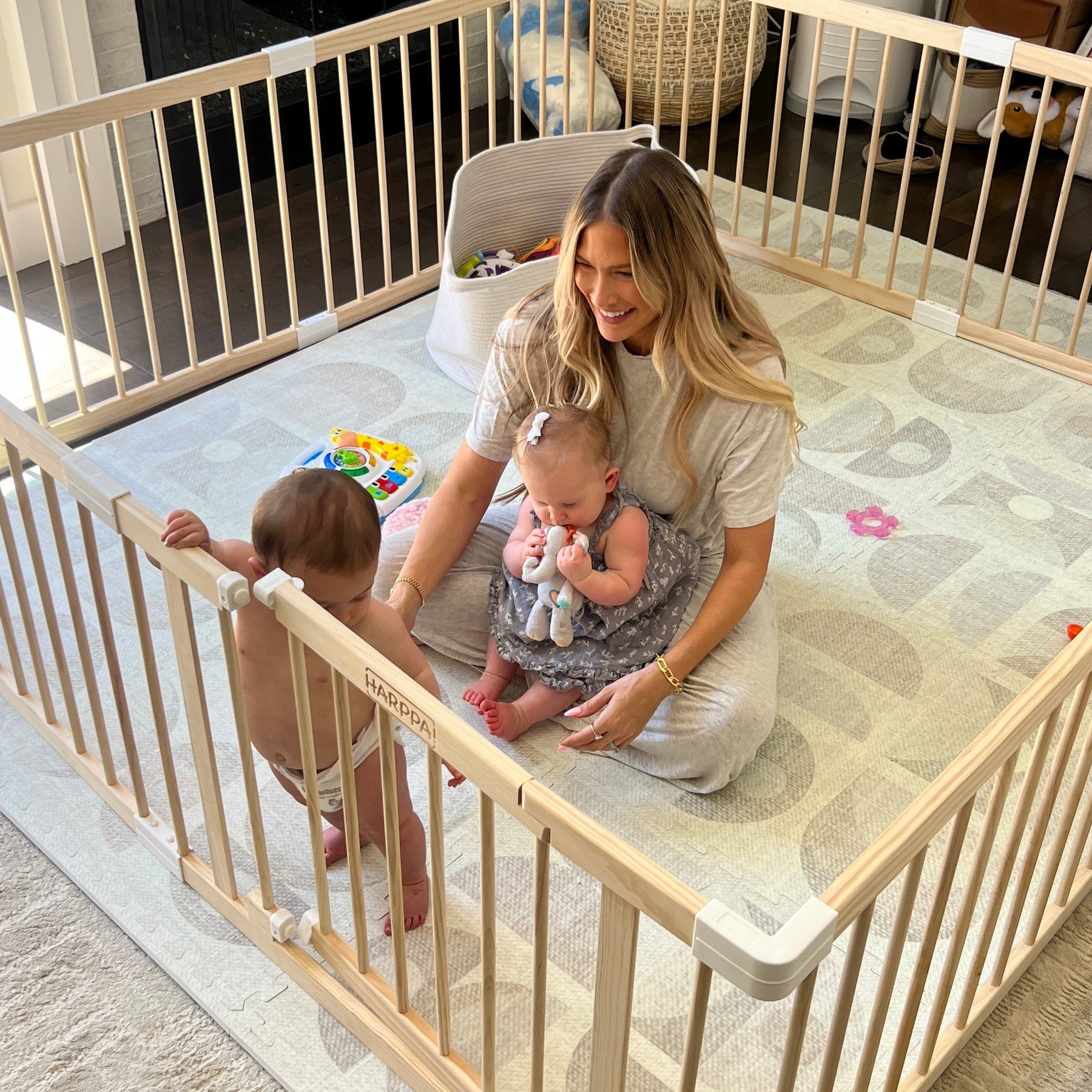 HARPPA Baby Gate Playpen Baby Fence for Babies and Toddlers